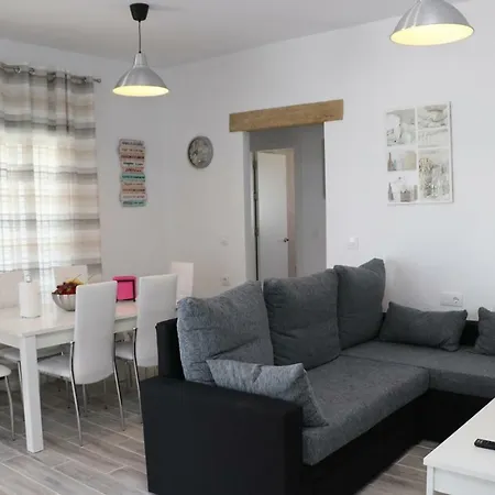 Carril De Pareja 샬레 *